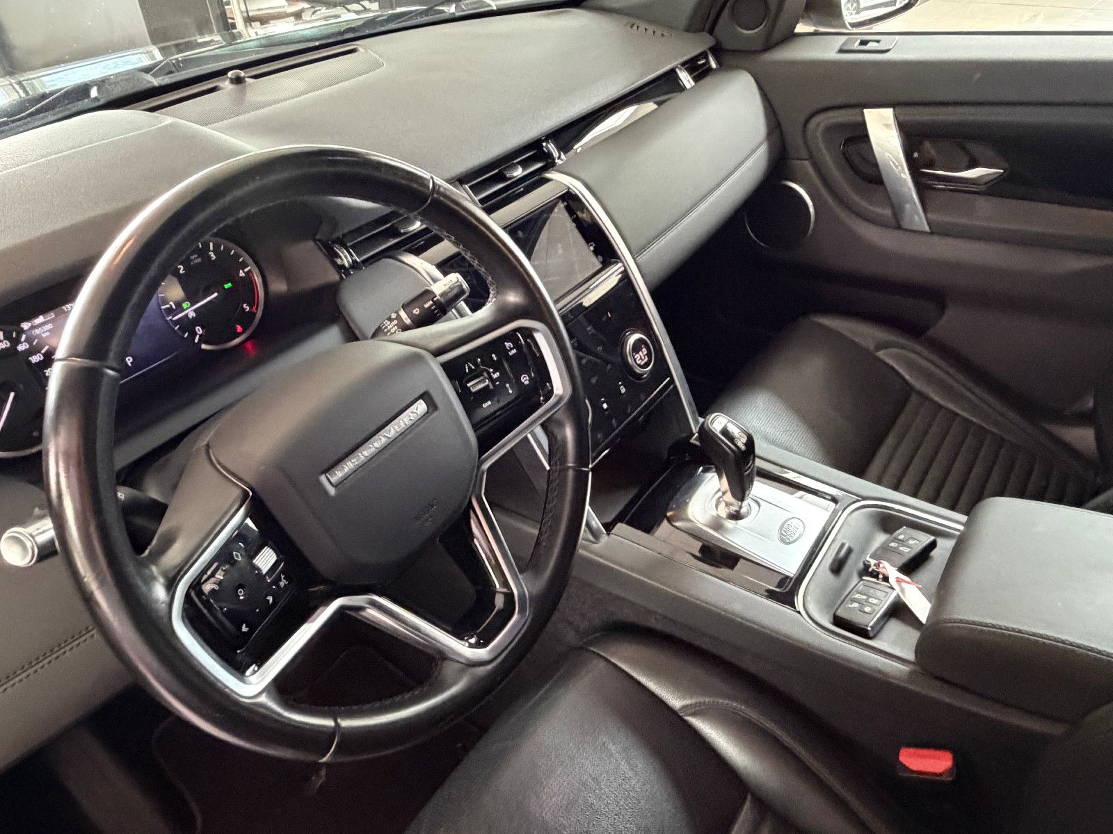 Fahrzeugabbildung Land Rover Discovery Sport AWD D200/360''KAM/LEDER/PANORAMA