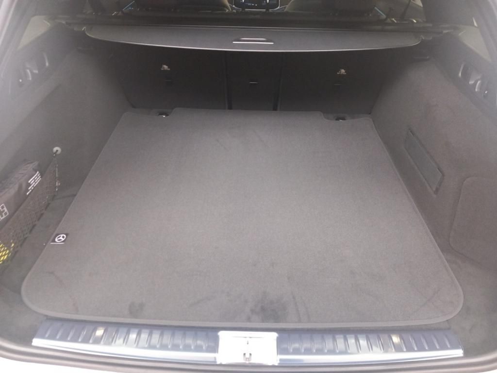 Fahrzeugabbildung Mercedes-Benz E 220 d T AMG*Night*Pano-Dach*Distr*PDC*360°*AHK