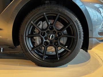 صورة 9 لـ 2021 Aston Martin DBX