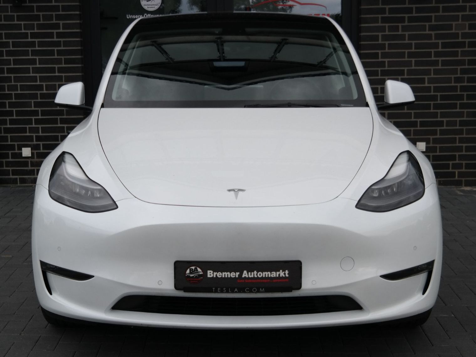Tesla Model Y Long Range Dual AWD Top Zustand 1 Hand foto 2