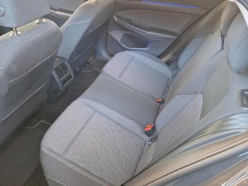 Volkswagen Golf - 6