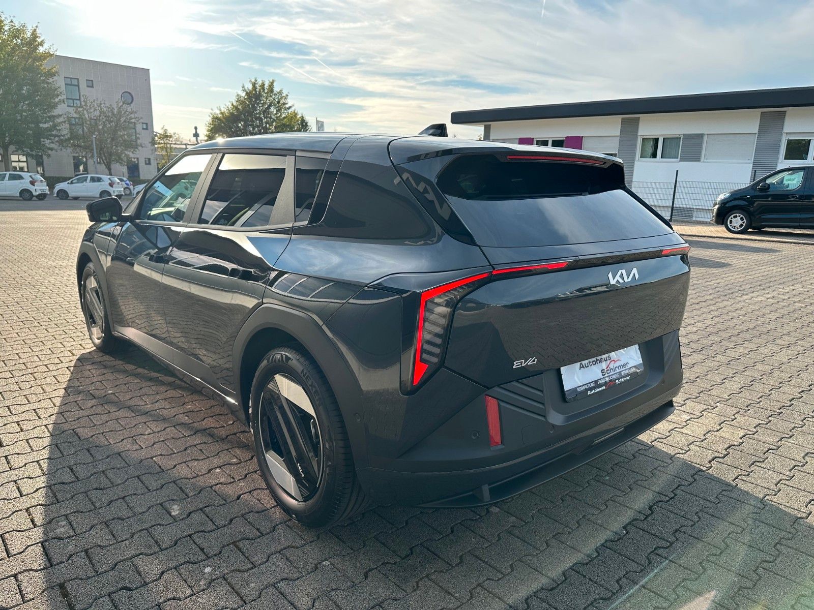 Fahrzeugabbildung Kia EV4 81 FWD EARTH UP TE WIC DWP SD