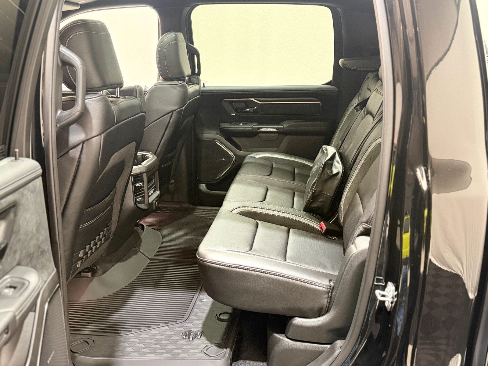 Fahrzeugabbildung Dodge RAM 1500 RHO H/O Olive Edition