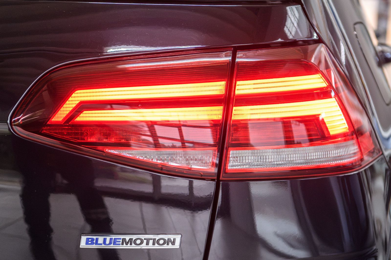Fahrzeugabbildung Volkswagen Golf VII IQ.DRIVE +SHZ +ACC +NAVI