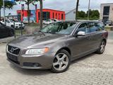 Volvo V70 Kombi Kinetic Leder Klimaauto Temp PDC SHZ - gebrauchte Volvo V70 aus dem Jahr 2010
