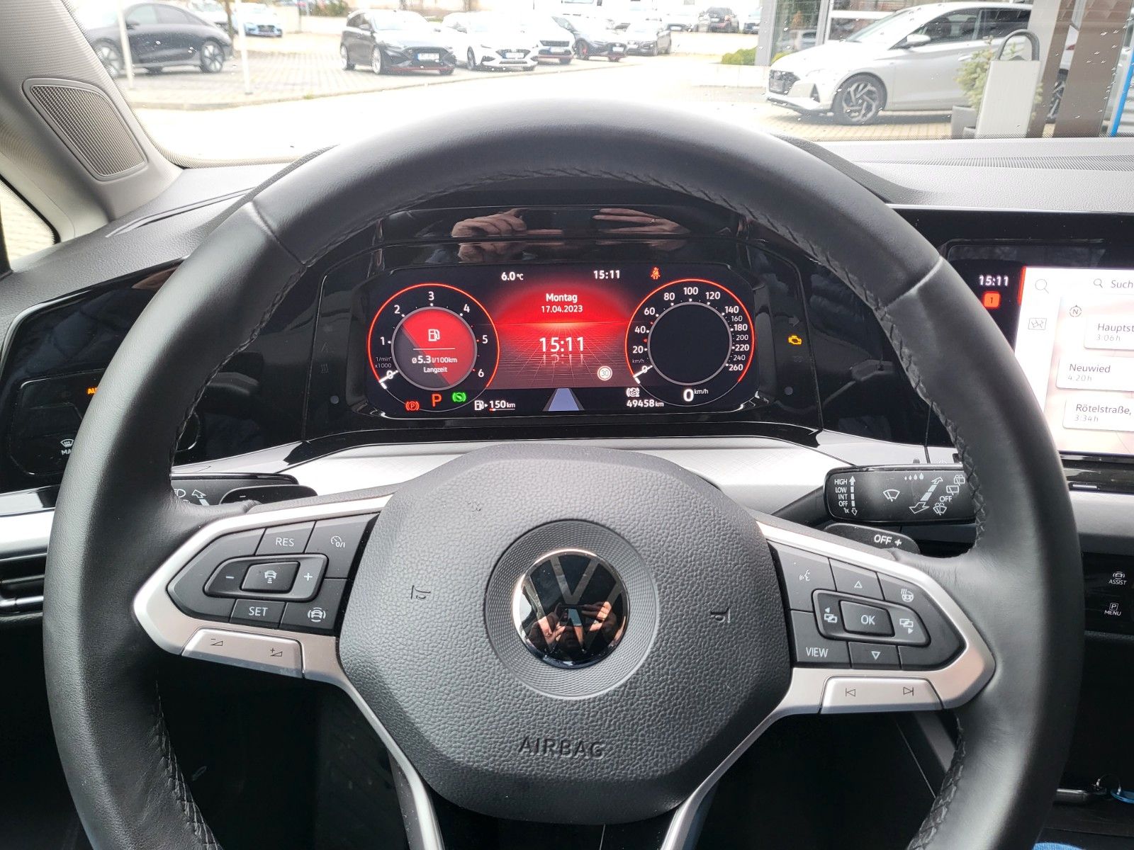Fahrzeugabbildung Volkswagen Golf VIII Variant 2.0 TDI DSG Life AHZV NAVI