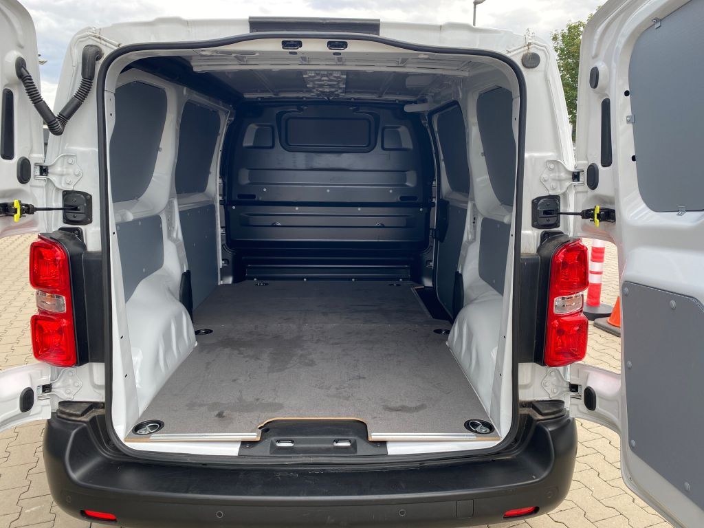 Fahrzeugabbildung Citroën Jumpy 1.5 BlueHDi 120 M *3 Sitze*Navi*Kamera*