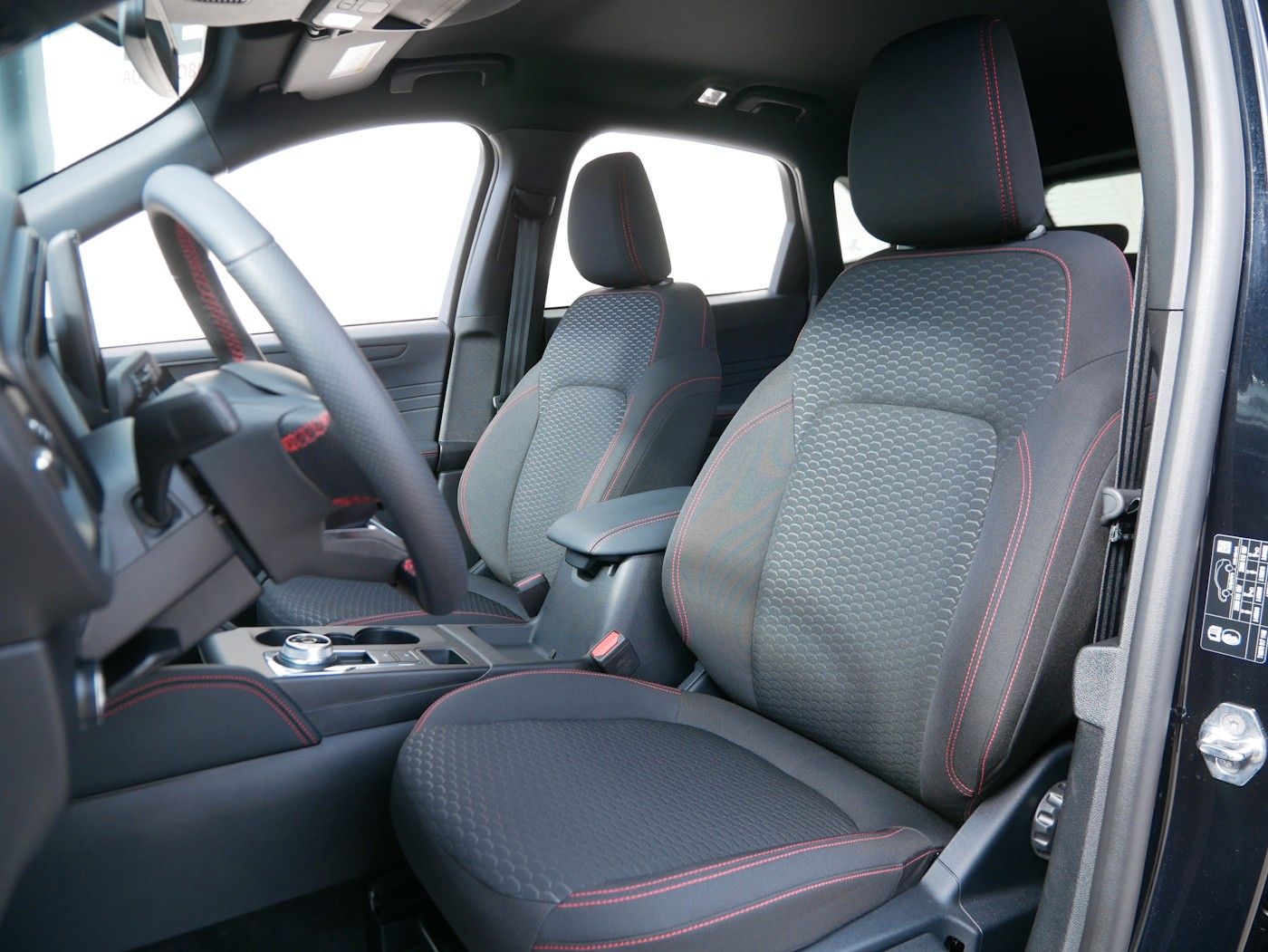Fahrzeugabbildung Ford Kuga 1.5 ST-Line Autom. AHK Kamera Winter-Paket