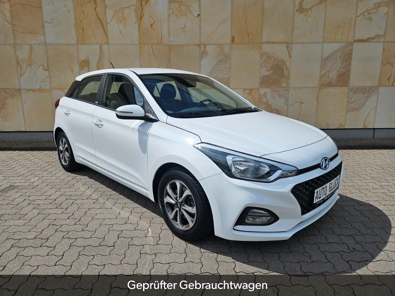 Hyundai i20 Trend *NAVI*KAMERA*PDC*SHZ*ALU*1.HAND*