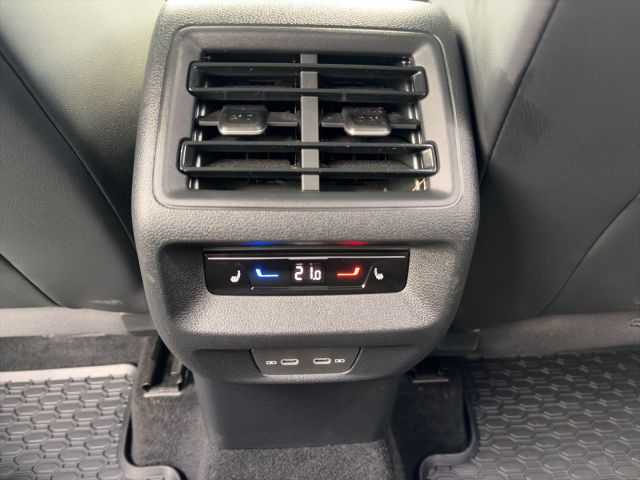 Tiguan R-Line 2.0 TDI 4M HuD/AHK/STHZ/PANO/LM20