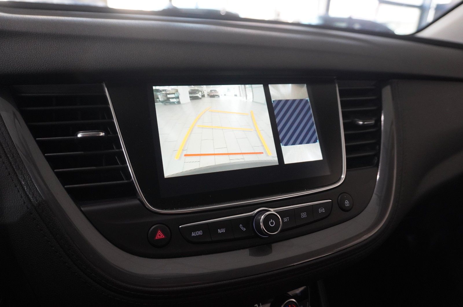 Fahrzeugabbildung Opel Grandland 1.5D ELEGANCE NAVI/LED/KAMERA/SPORT/SH