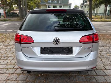Volkswagen Golf - 6