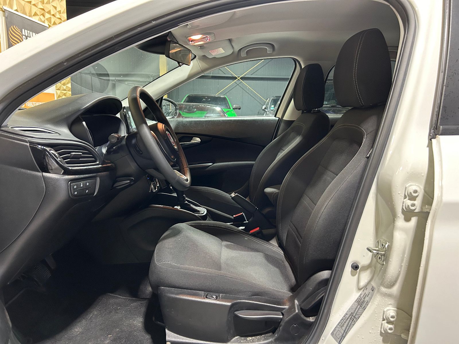Fahrzeugabbildung Fiat Tipo City Life/ACC/SHZ/KAMERA/NAVI/SPURHALTE