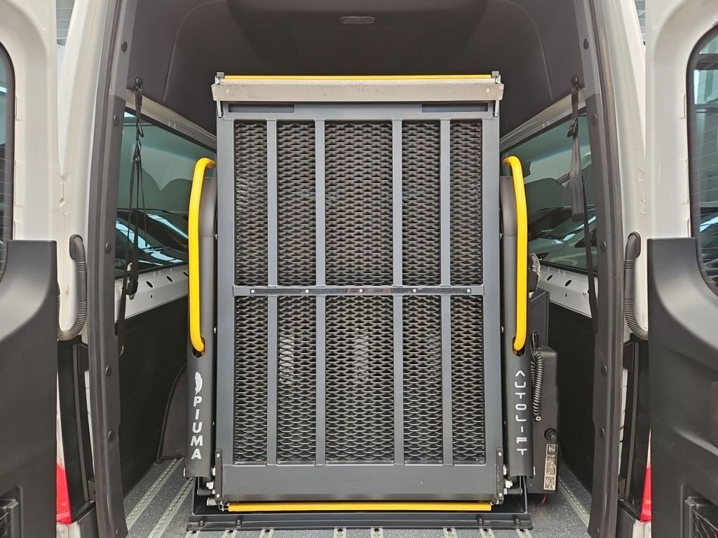 Fahrzeugabbildung Mercedes-Benz Sprinter 317 Kombi L2H2 Mobility Rollstuhl Lift