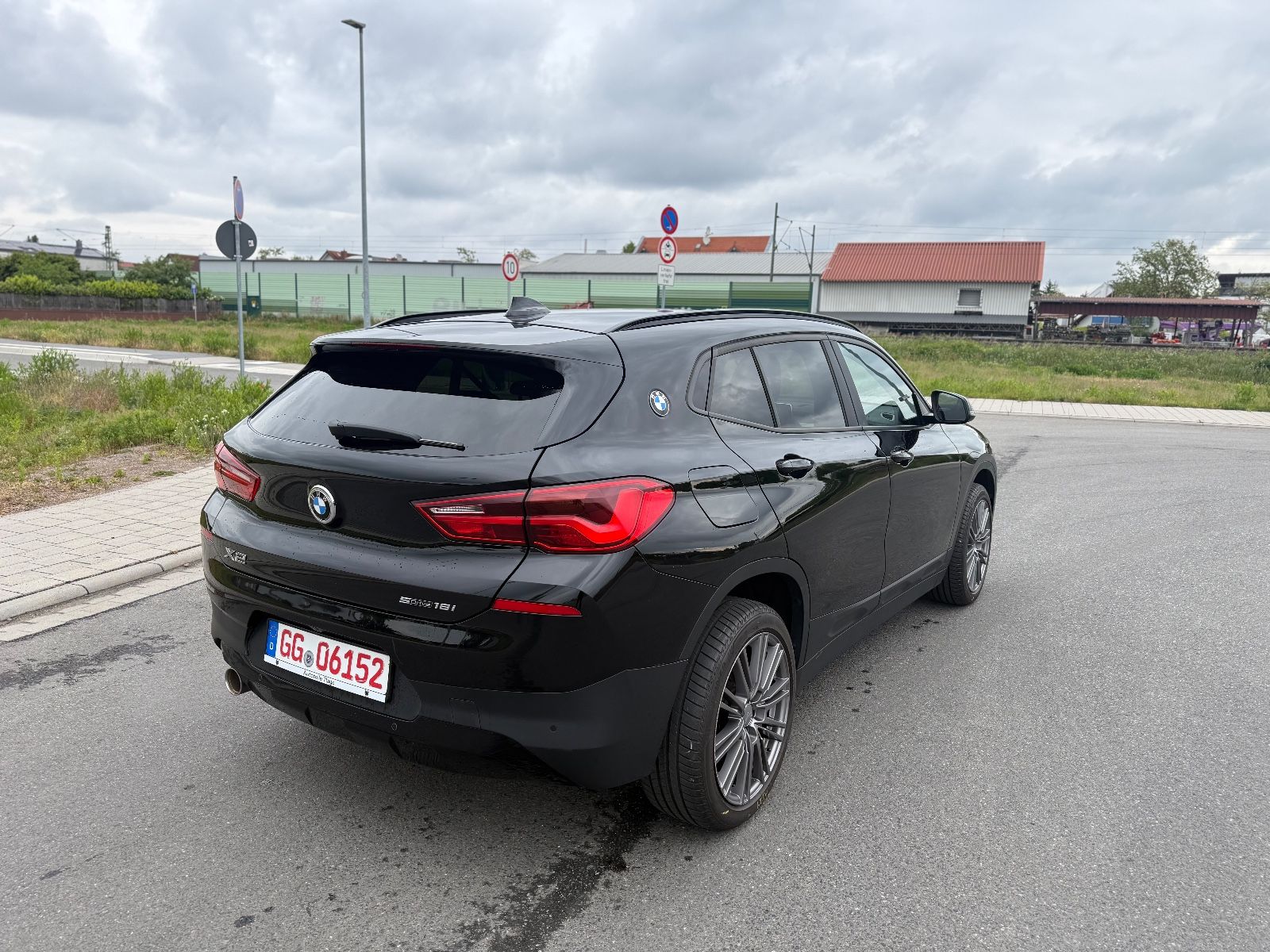 BMW X2 sDrive 18 i *SPORTSITZE+KAMERA+NAVI+18"ZOLL* foto 17