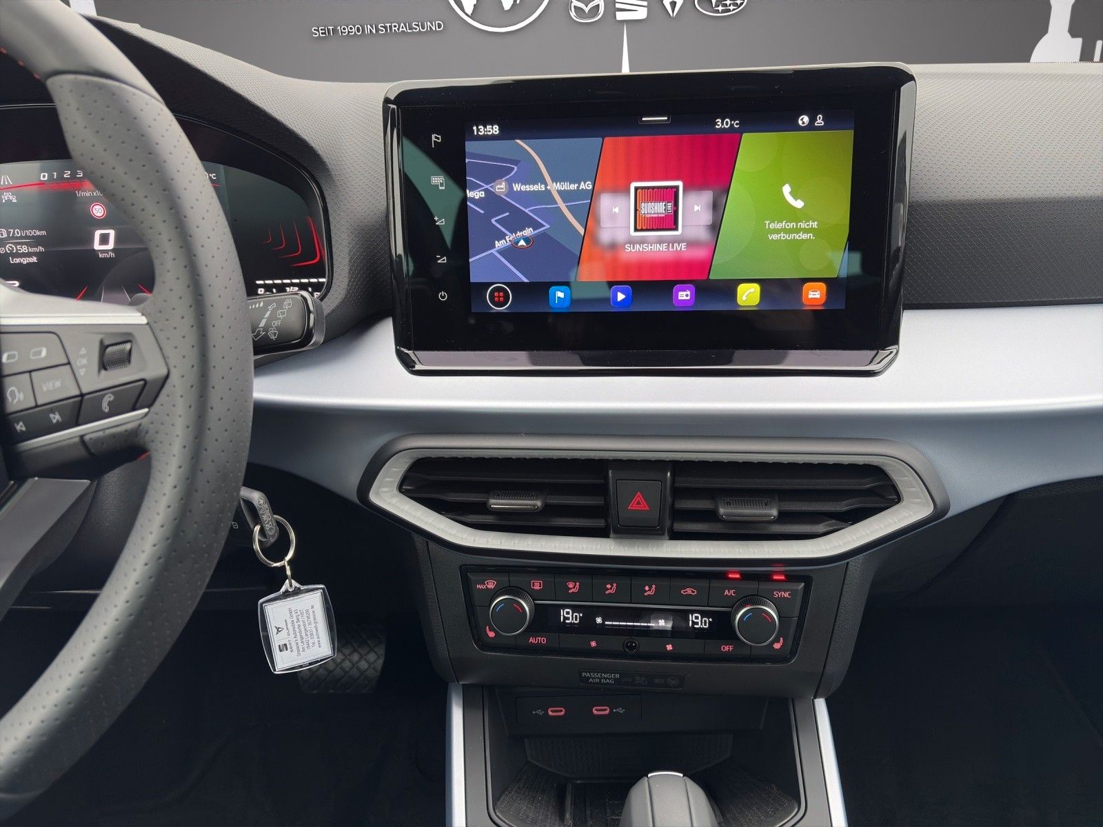 Fahrzeugabbildung SEAT Arona FR 1.0 TSI  DSG LED/ACC/NAVI/AHK