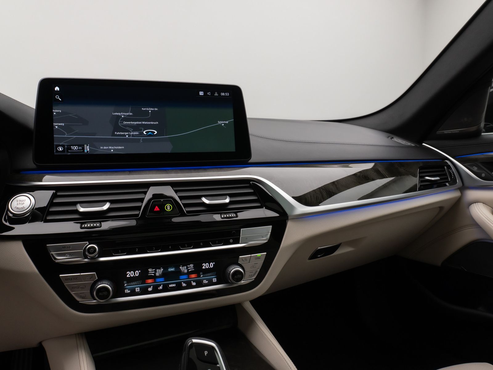 Fahrzeugabbildung BMW 520d Luxury Line Glasdach Kamera HUD DAB H/K 19"