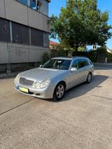 Mercedes-Benz E 270 E -Klasse T-Modell E 270 T CDI - Mercedes-Benz E 270 mit Diesel-Antrieb: Kombi, Automatik