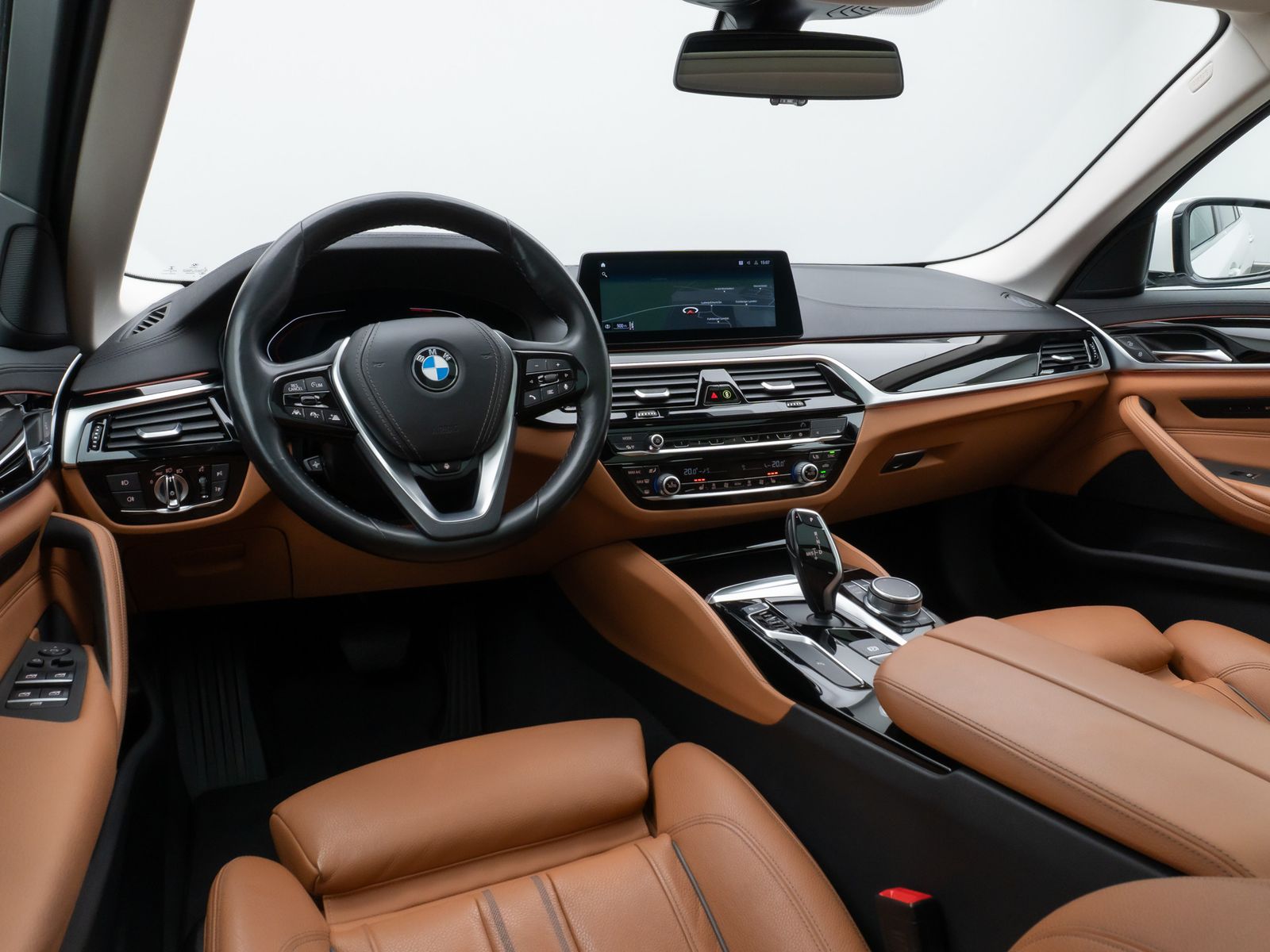 Fahrzeugabbildung BMW 530d xD Luxury Line Panorama Kamera HUD DAB HiFi