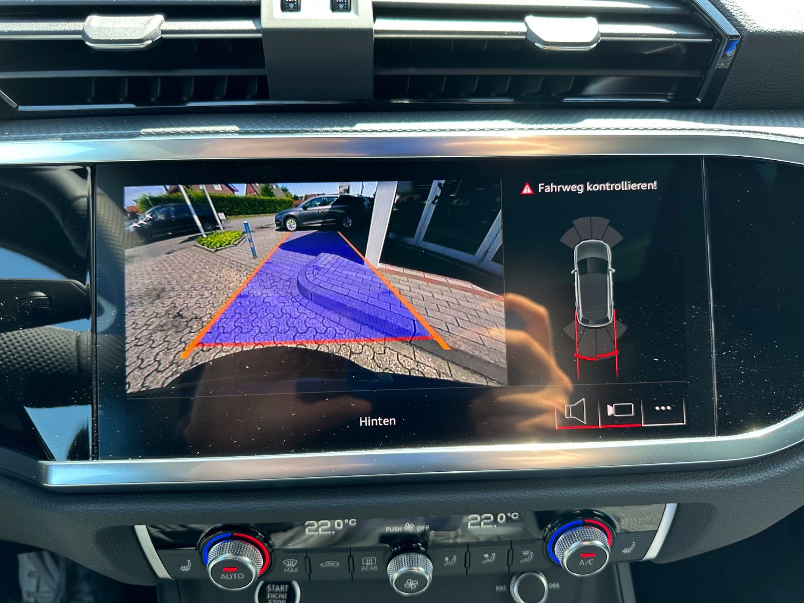 Fahrzeugabbildung Audi Q3 35 TFSI S line S Tronic Navi/Pano/AHK/GRA/18"