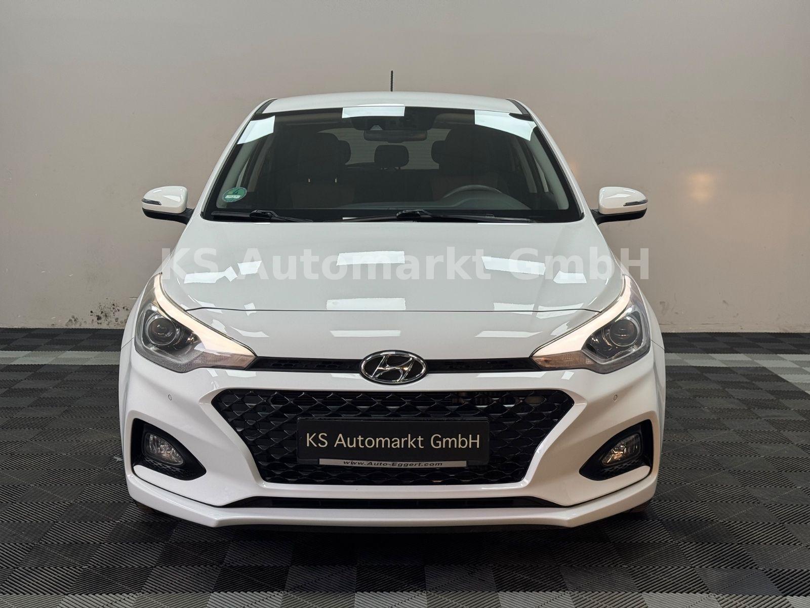Hyundai i20 Style*Automatik*Navi*R-Kam*Tempomat*PDC*