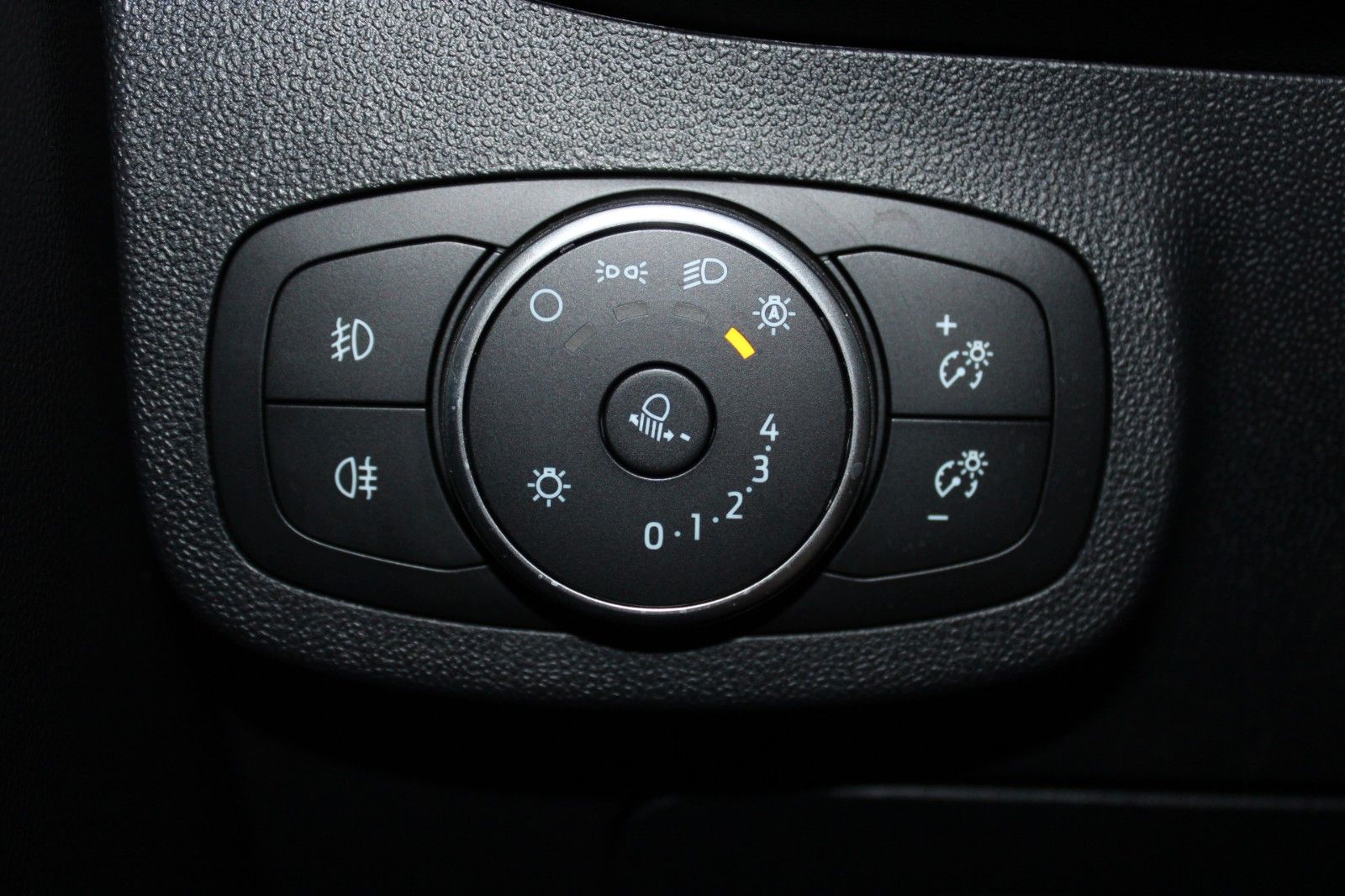 Fahrzeugabbildung Ford Fiesta 1,5 TDCi Cool & Connect 5-trg NAVI LED