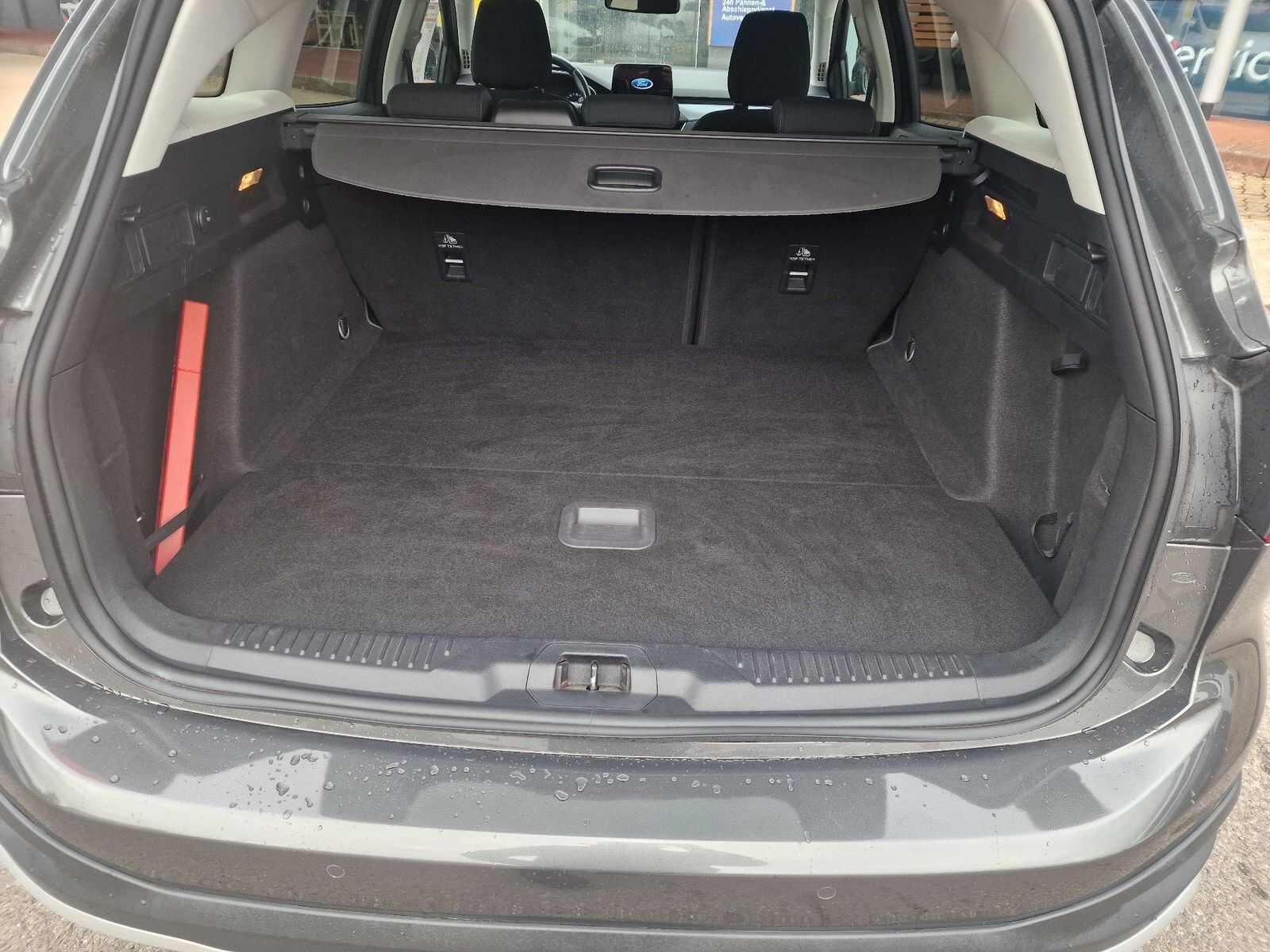 Fahrzeugabbildung Ford Focus Turnier Active, Winter+Komfort+Designpaket