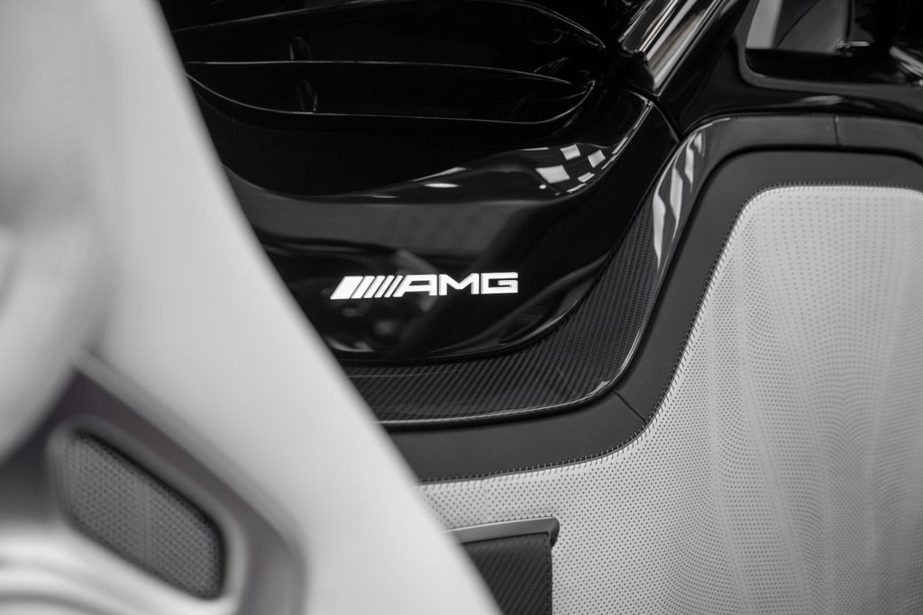 AMG PURESPEED RED/BLACK 2026 - Bild 27