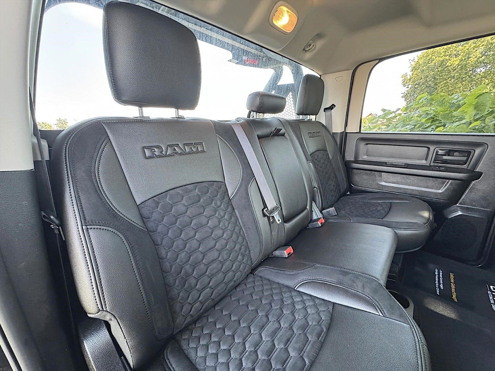 Fahrzeugabbildung Dodge RAM 5.7 V8 HEMI SPORT Offroad NIGHT 4x4 LED