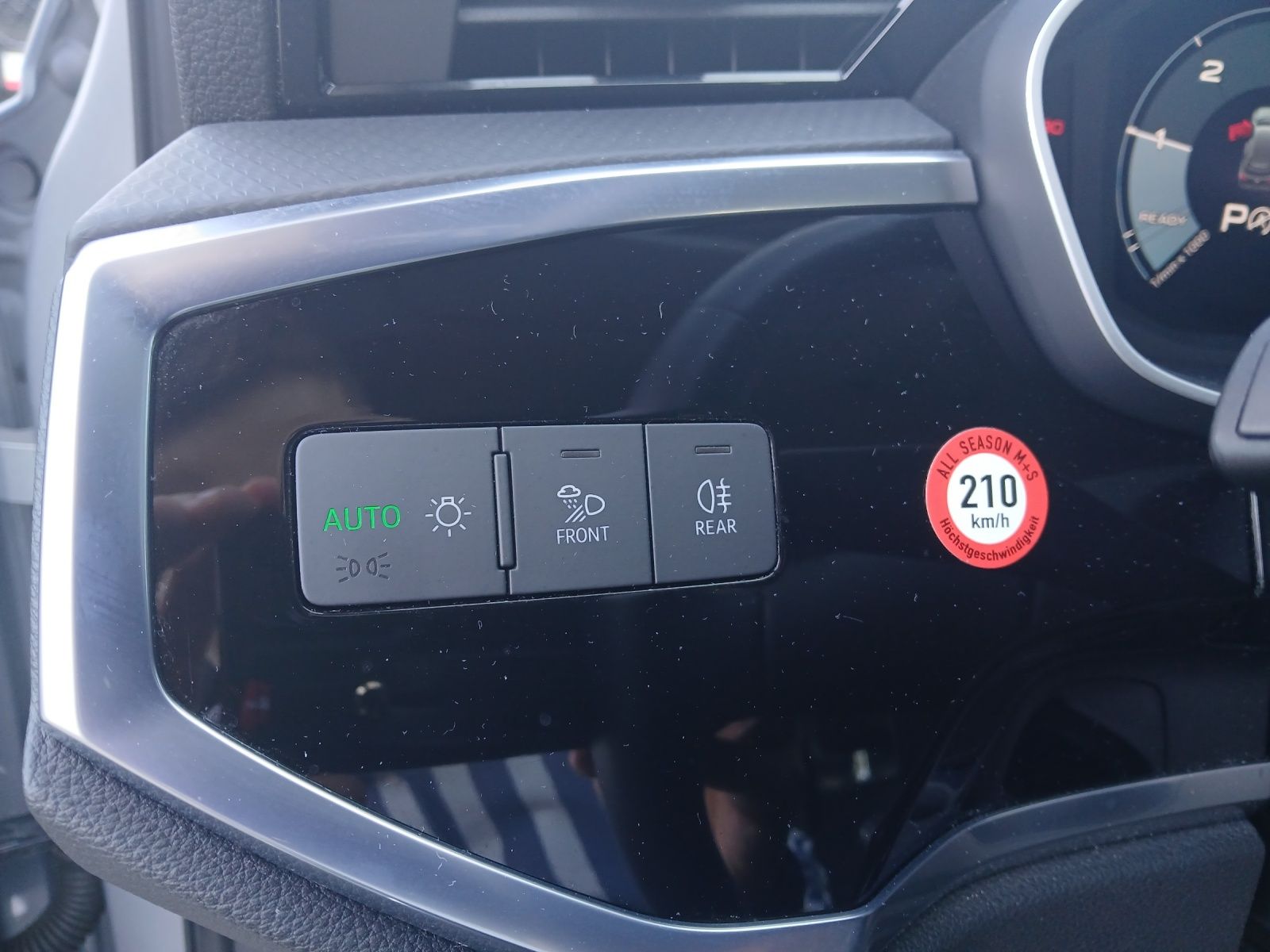 Fahrzeugabbildung Audi Q3 35 TDI advanced S-tronic LED AHK AVC ACC