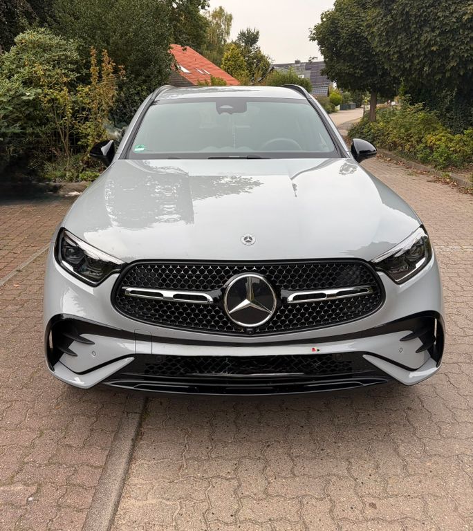 Image of Mercedes-Benz GLC 220