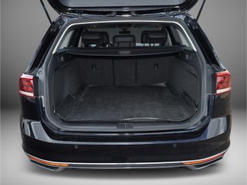 Volkswagen Passat Variant Elegance 1.5 TSI DSG AHK Navi Kam