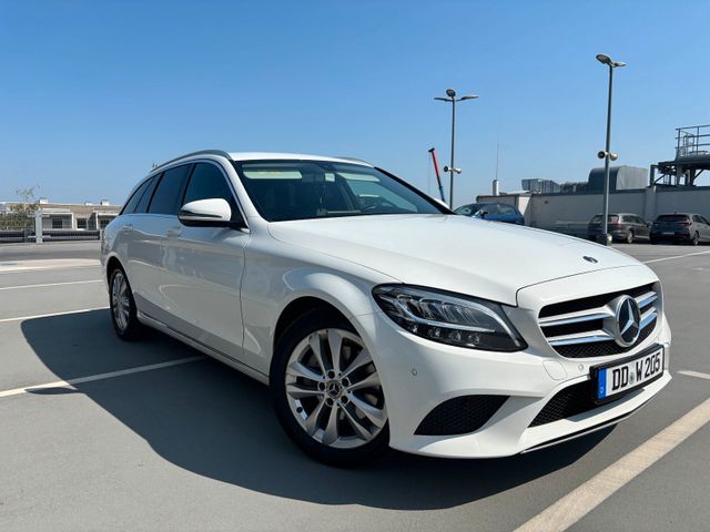 MERCEDES-BENZ Mercedes-Benz C-Klass 220