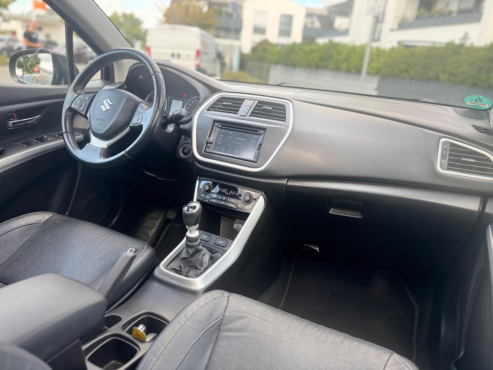 Suzuki SX4 S-Cross Comfort+* 1.Hand*Pano*AHK*Leder