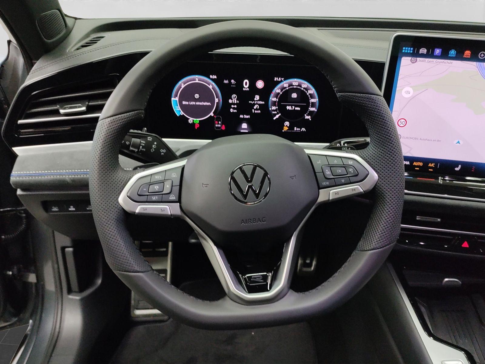 Volkswagen Passat Variant 2.0 TDI DSG 4M R-LINE LM18 MATRIX