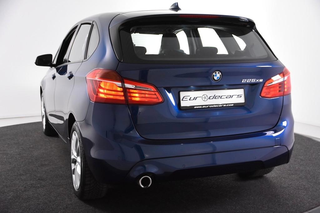 BMW 225