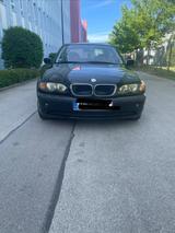 BMW 318i - - BMW 318 aus 2001: 318i