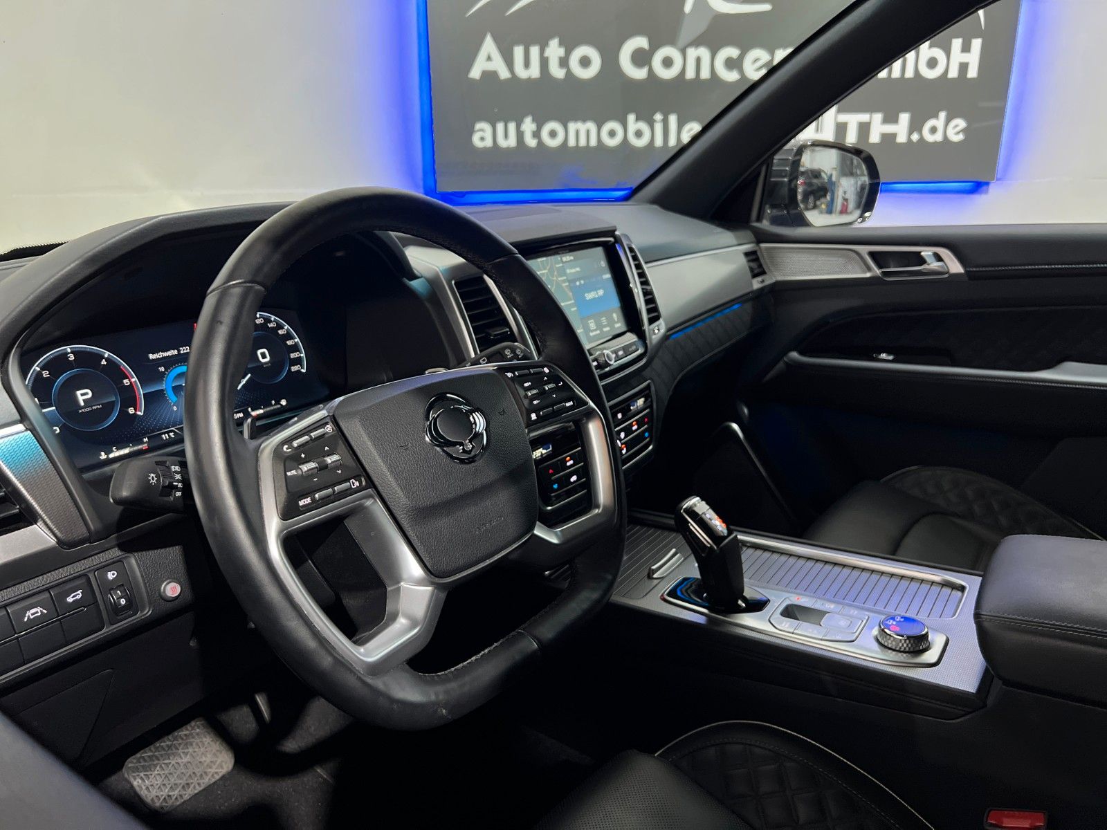 Fahrzeugabbildung Ssangyong REXTON Sapphire*AHK*360°*Sidesteps*Standheizung*