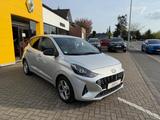 Hyundai i10 1.0 Connect&Go*KAMERA*SHZ*PDC*LENKRHEIZ*NAVI - Hyundai i10 Connect-&-Go mit Benzin-Antrieb