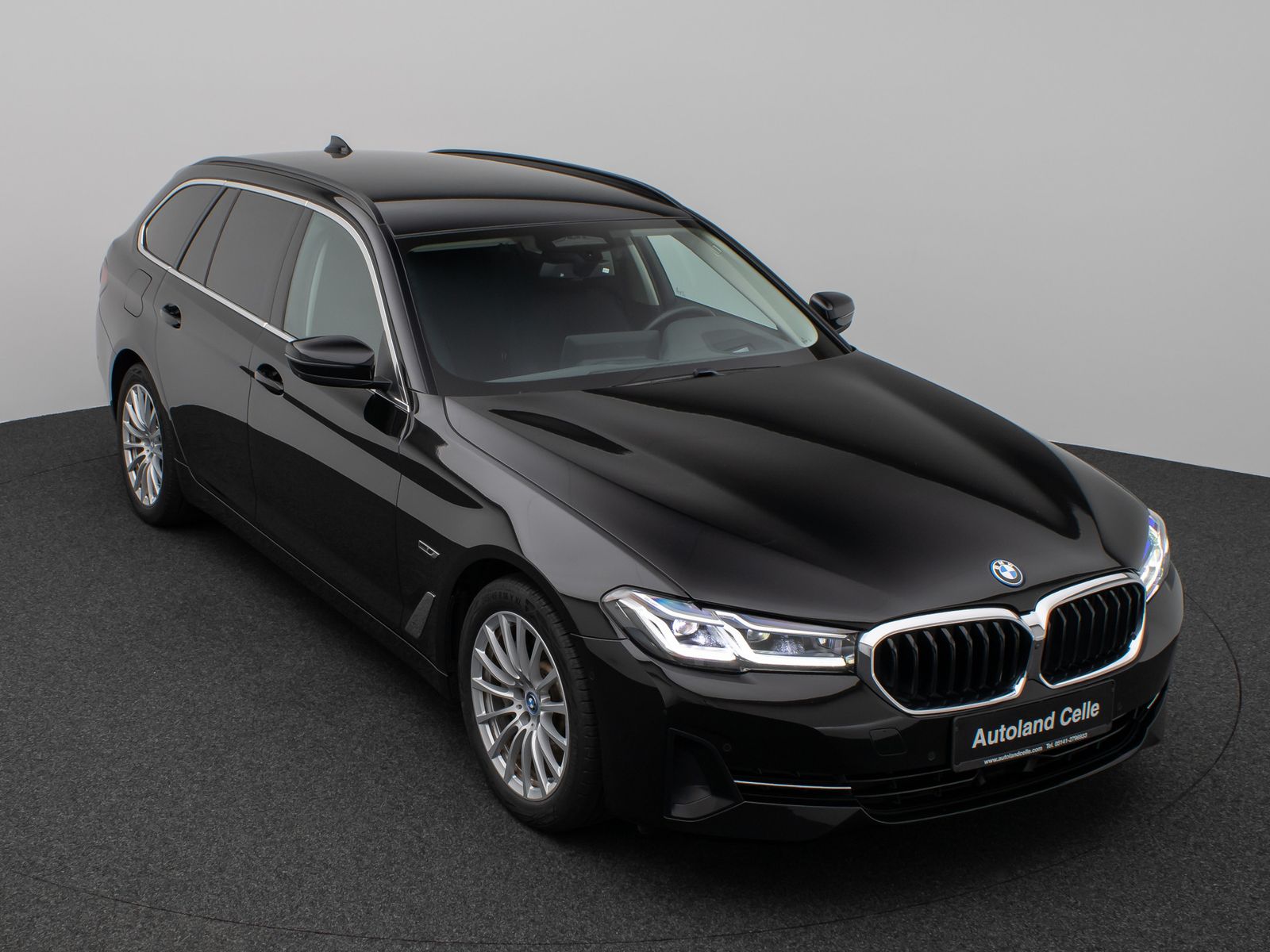 Fahrzeugabbildung BMW 520e  Laser 360° HUD DAB H/K ACC Alarm Komfort