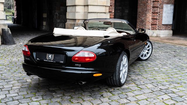 Fahrzeugabbildung Jaguar XK8 Cabriolet/Dt./2.Hd/Erstlack/Sammlerstück