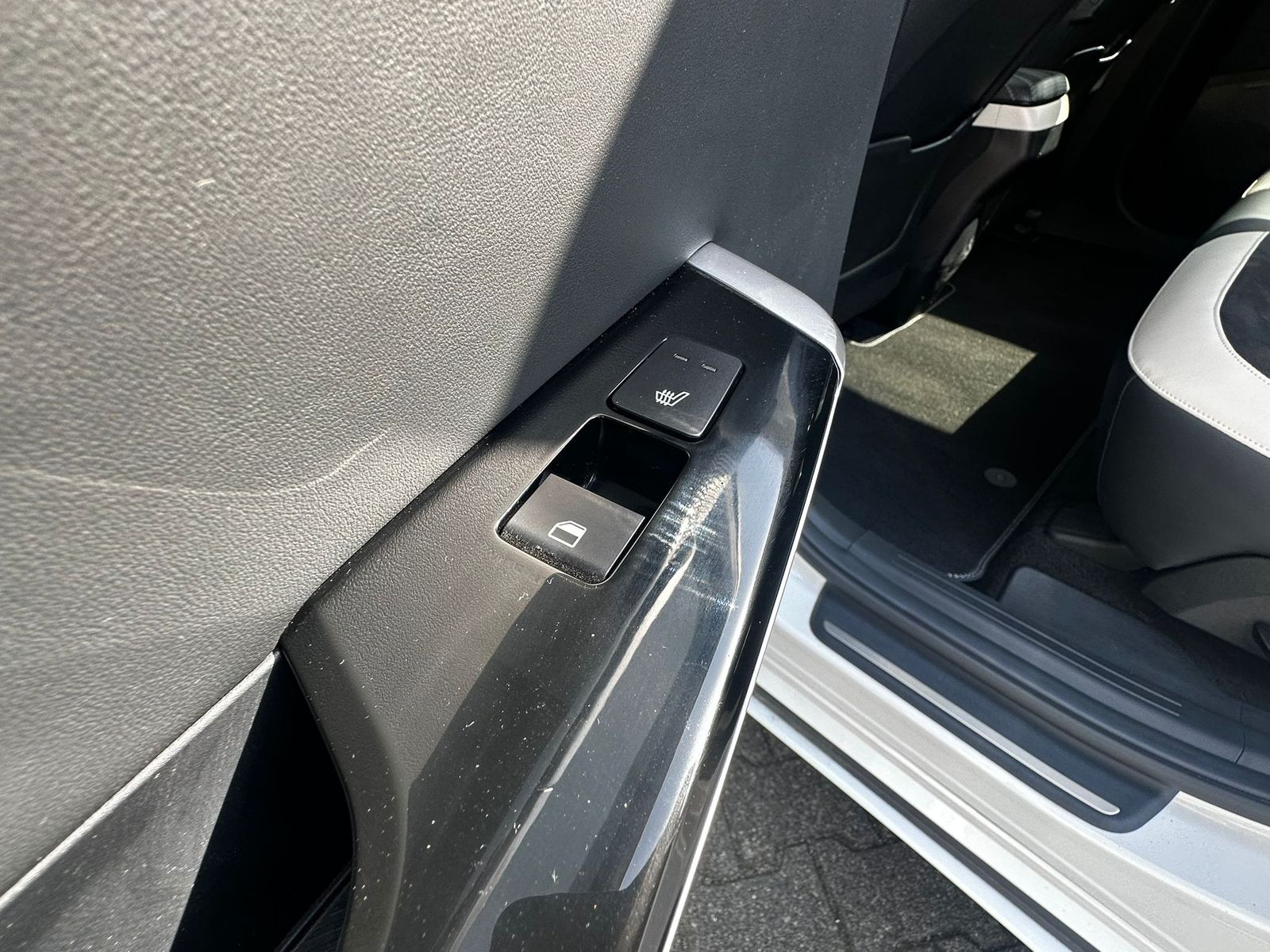 Fahrzeugabbildung Kia EV6 GT-Line 4WD PANO+NAVI+LED+SHZ+HEAD+ACC+360°+