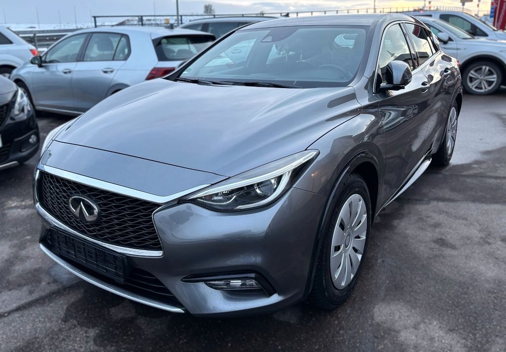 Infiniti Q30