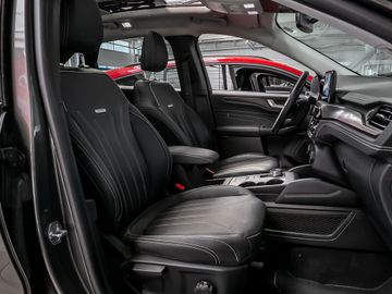 Ford Kuga 2.5 Plug-In Hybrid Vignale Stauassistent