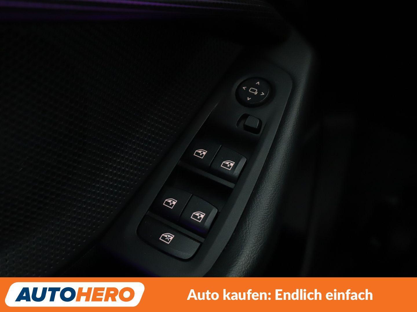 BMW 118 1er 118i Sport Line Aut.*NAVI*TEMPO*LED*PDC*SHZ*, миниатюра 24