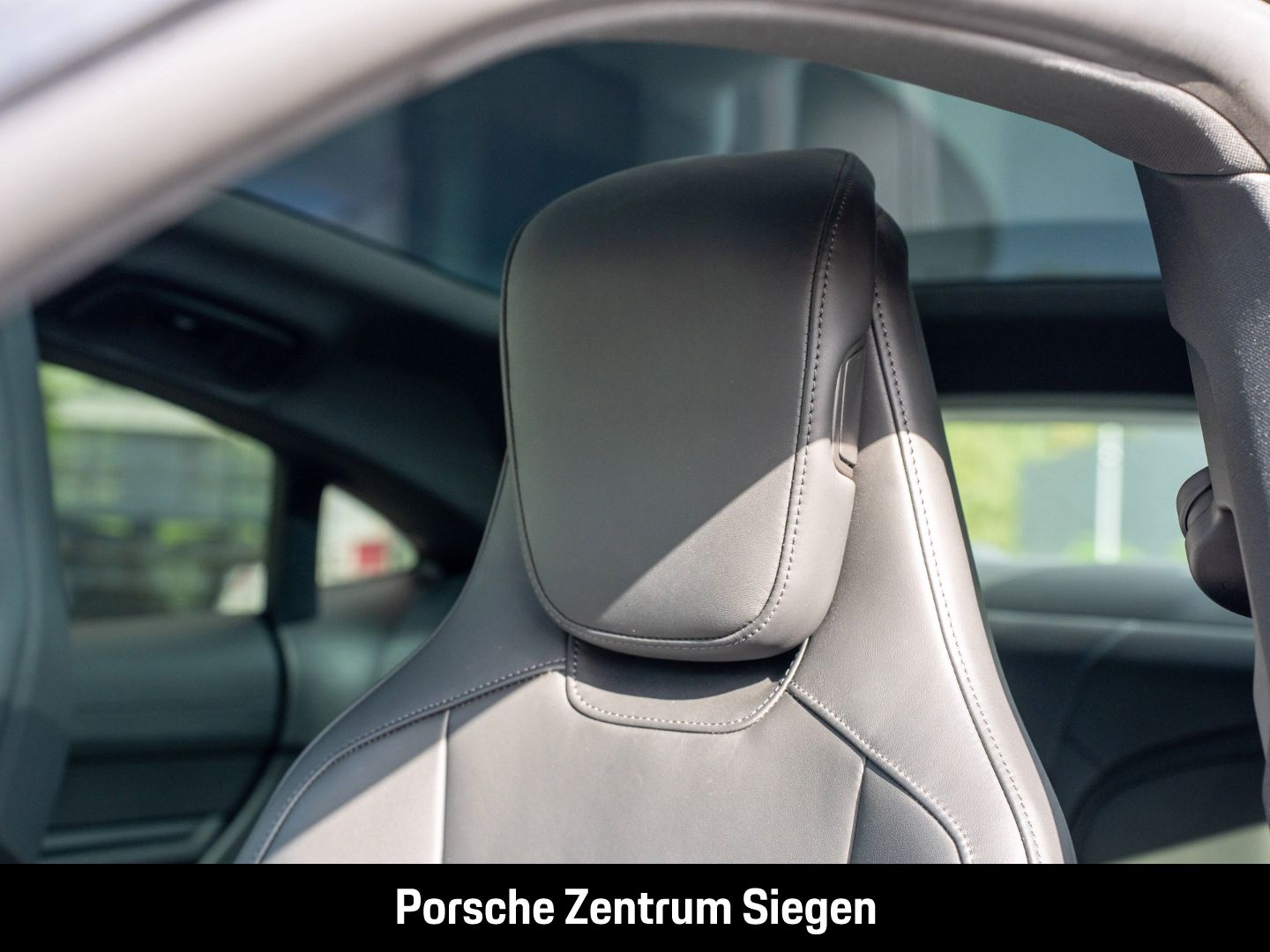 Porsche Taycan Performance Plus Chrono Pano Luft BOSE Ka foto 23