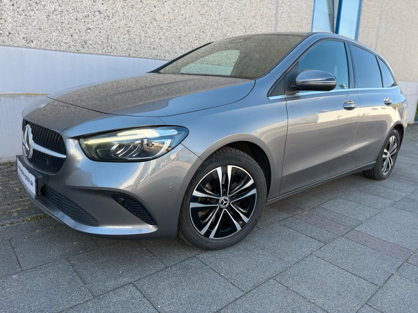 Mercedes-Benz B 250 e DCT LED CarPlay Kamera Anhängerkupplung imagem 2