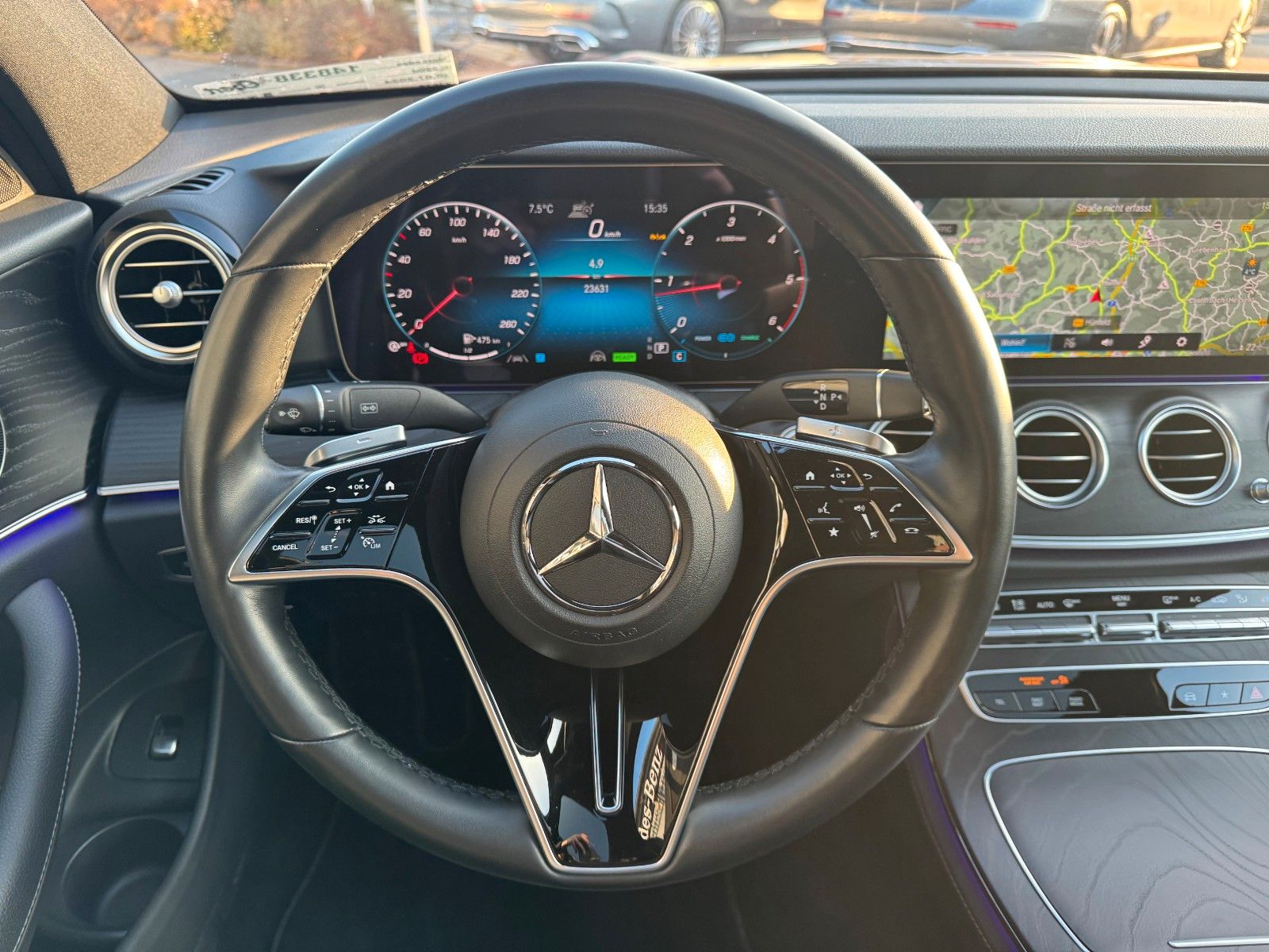 Fahrzeugabbildung Mercedes-Benz E 220d Avantgarde+Pano+AHK+DistrPlus+MultiBeam+