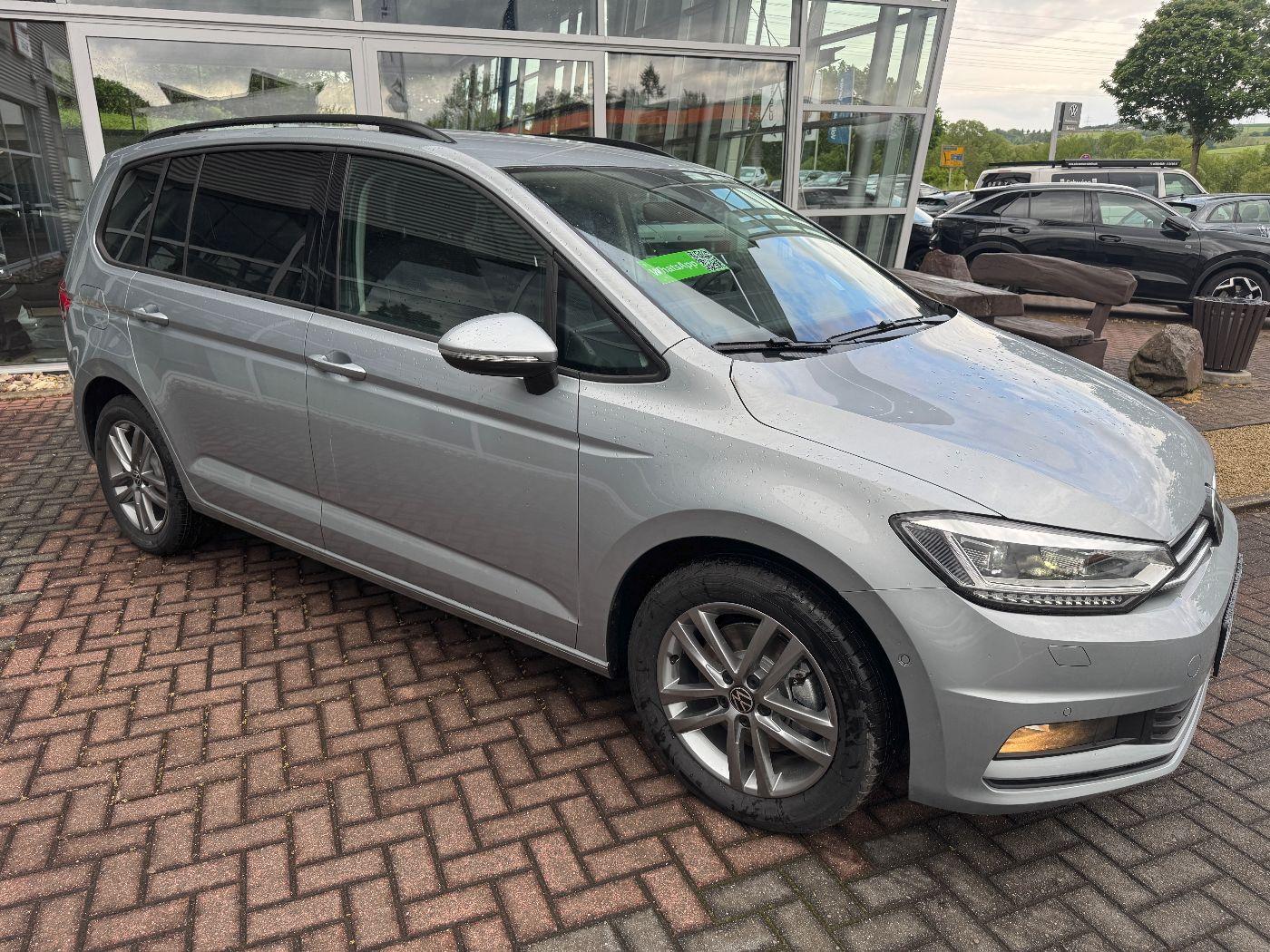 Volkswagen Touran BMT 1.5 TSI Comfortline AHK+LED+Navi+Keyl