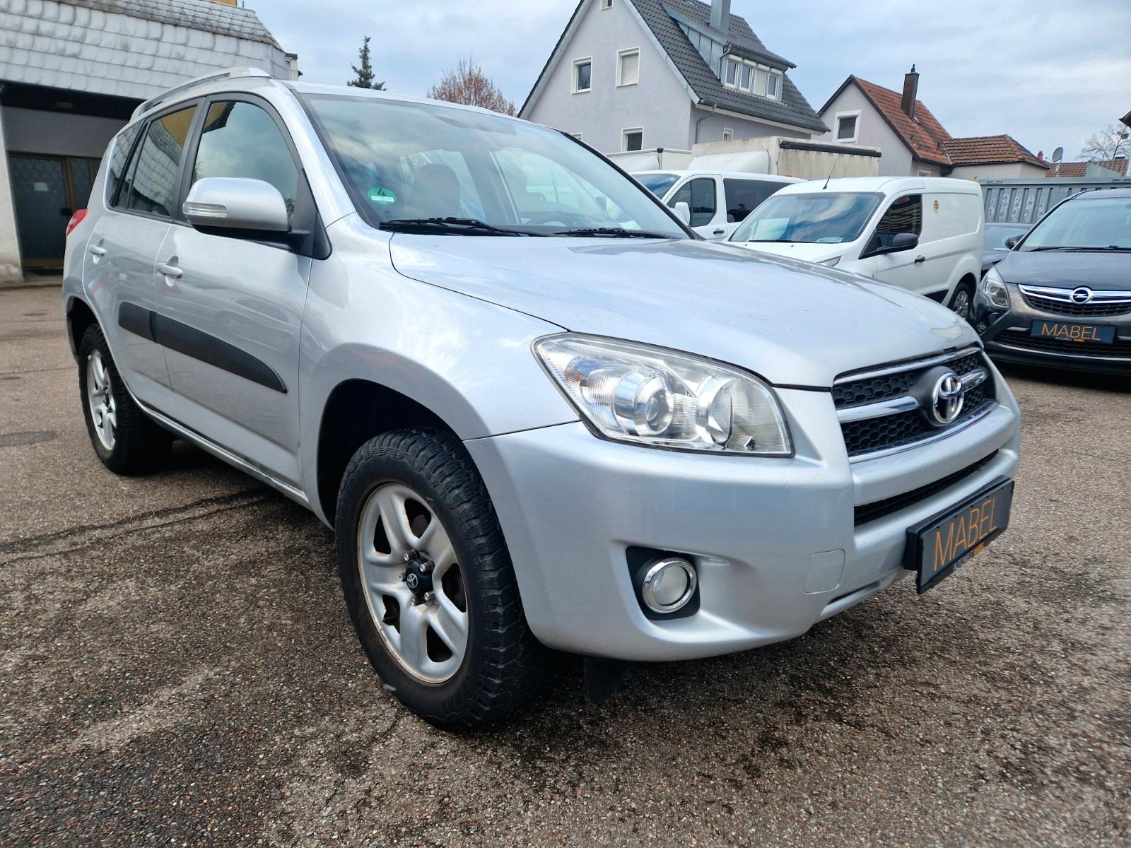 Toyota RAV 4 4WD D-4D +HU NEU+